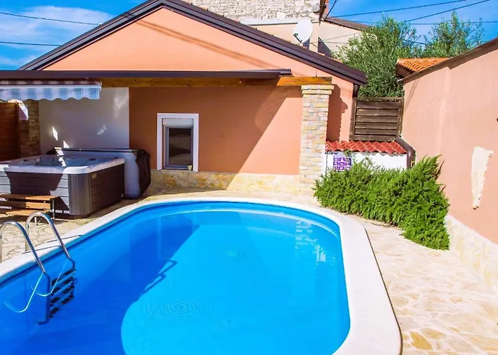 Villa Kuca S Bazenom Emanuela